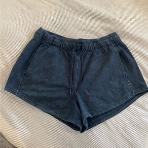 Lululemon inner glow shorts